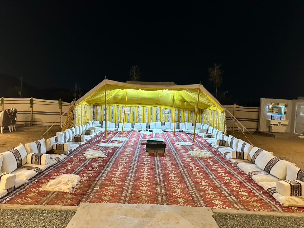 تنظيف مجلس عربي أرضي بالبخار في جدة